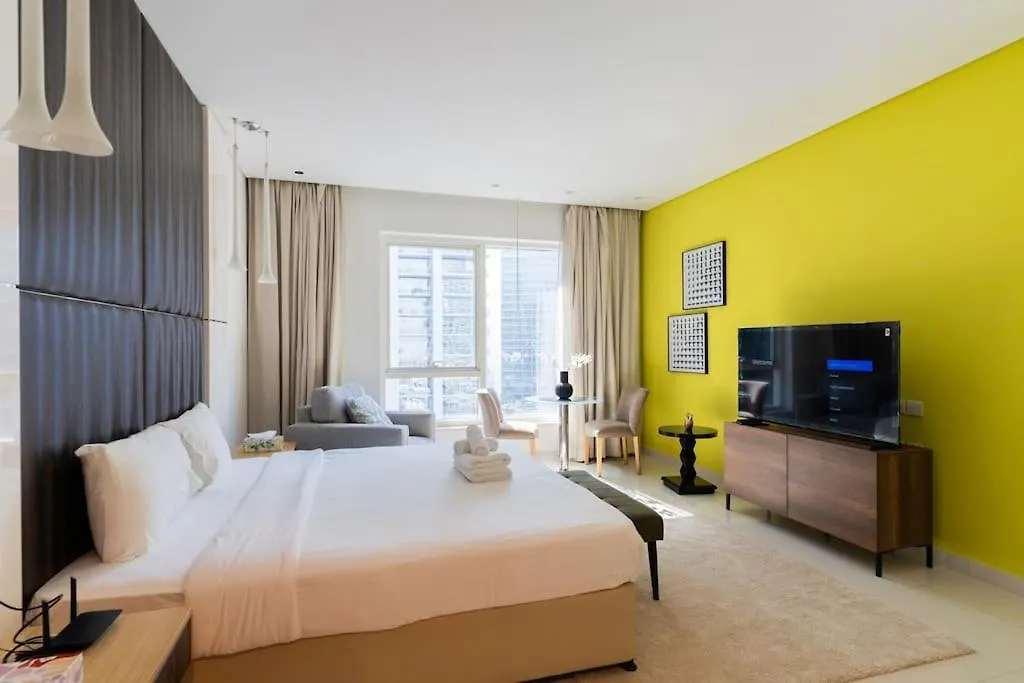 Stylish Studio With Storage Room In Hotel L Fits 2 Dubai