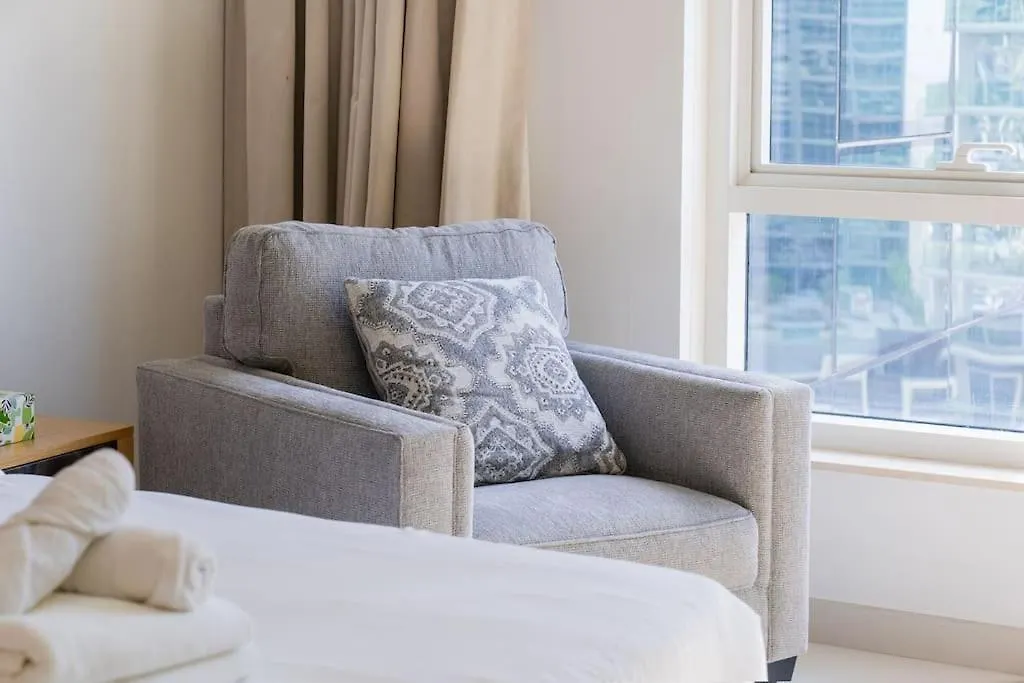 Stylish Studio With Storage Room In Hotel L Fits 2 Dubai Apartment