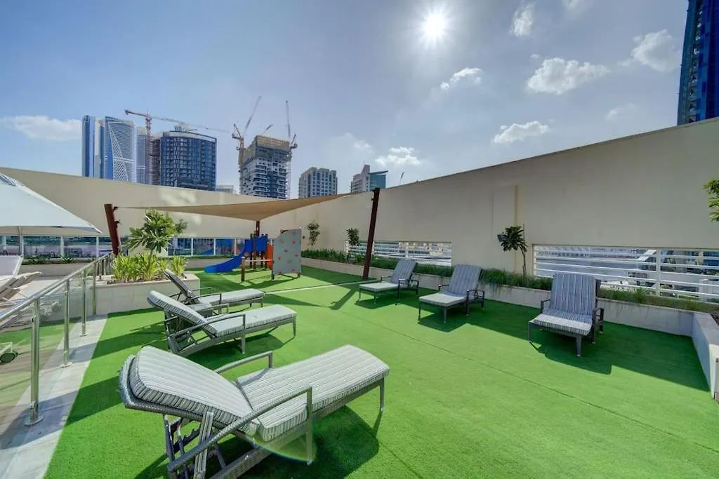 Stylish Studio With Storage Room In Hotel L Fits 2 Dubai