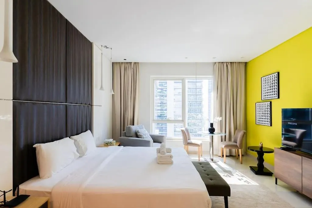 Stylish Studio With Storage Room In Hotel L Fits 2 location